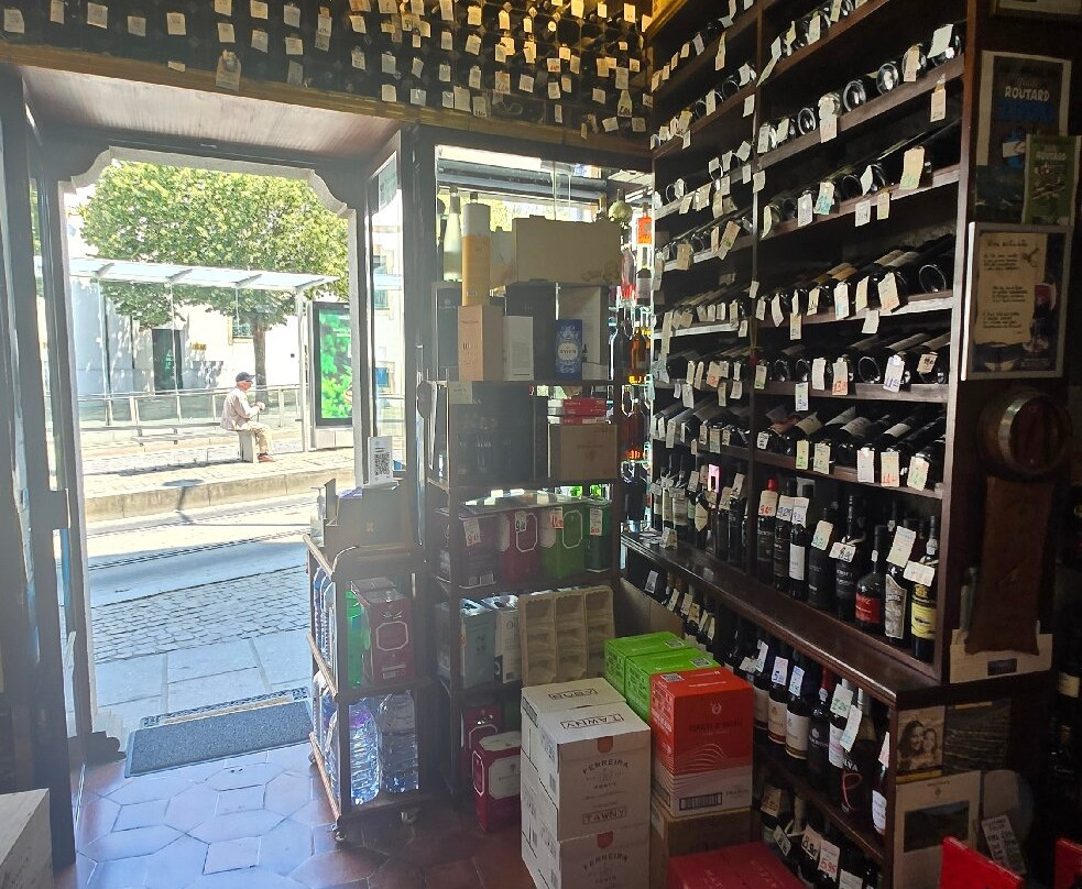 Garrafeira do Carmo-波尔图必去景点