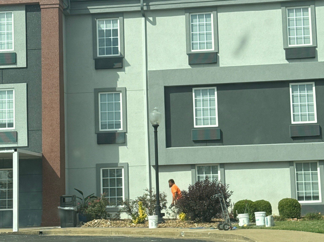 Howard Johnson by Wyndham Jackson主图