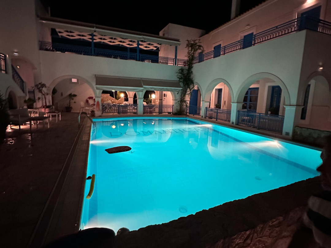 罗曼缇卡酒店主图