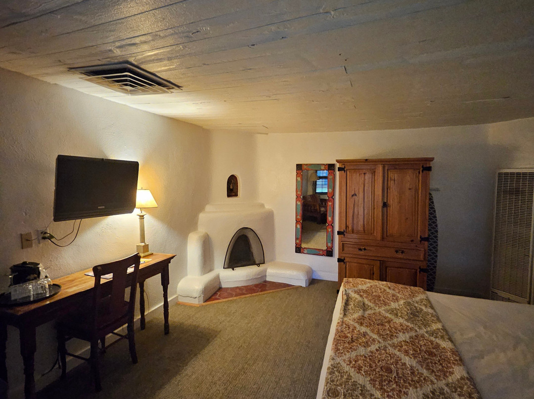 陶斯历史酒店主图