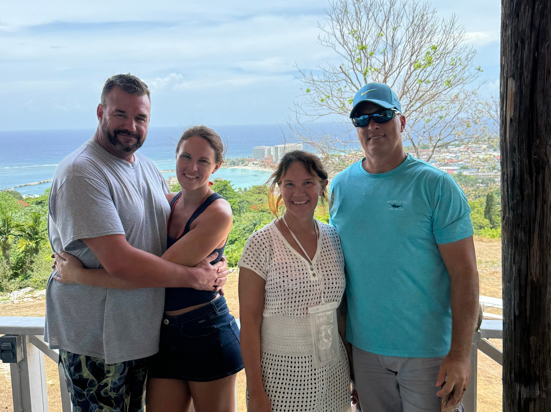 Demce Tours-逍遥海湾必去景点