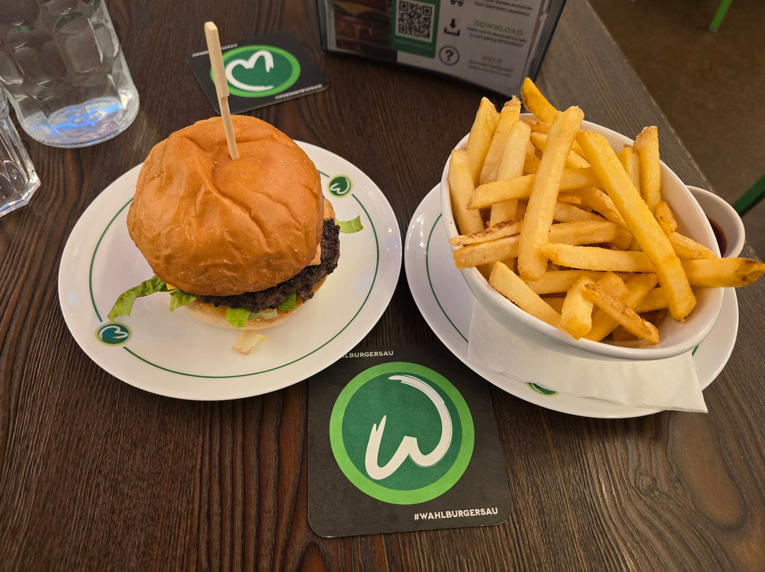 Wahlburgers