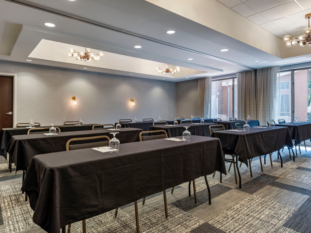 Cambria Hotel Madison East主图