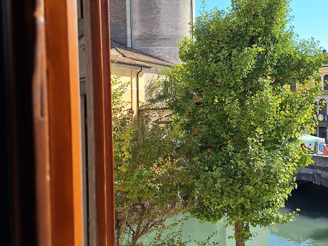 斯披索托酒店主图