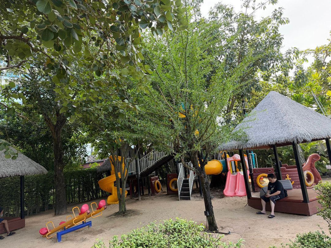 瑞享暹罗芭堤雅纳中天酒店主图