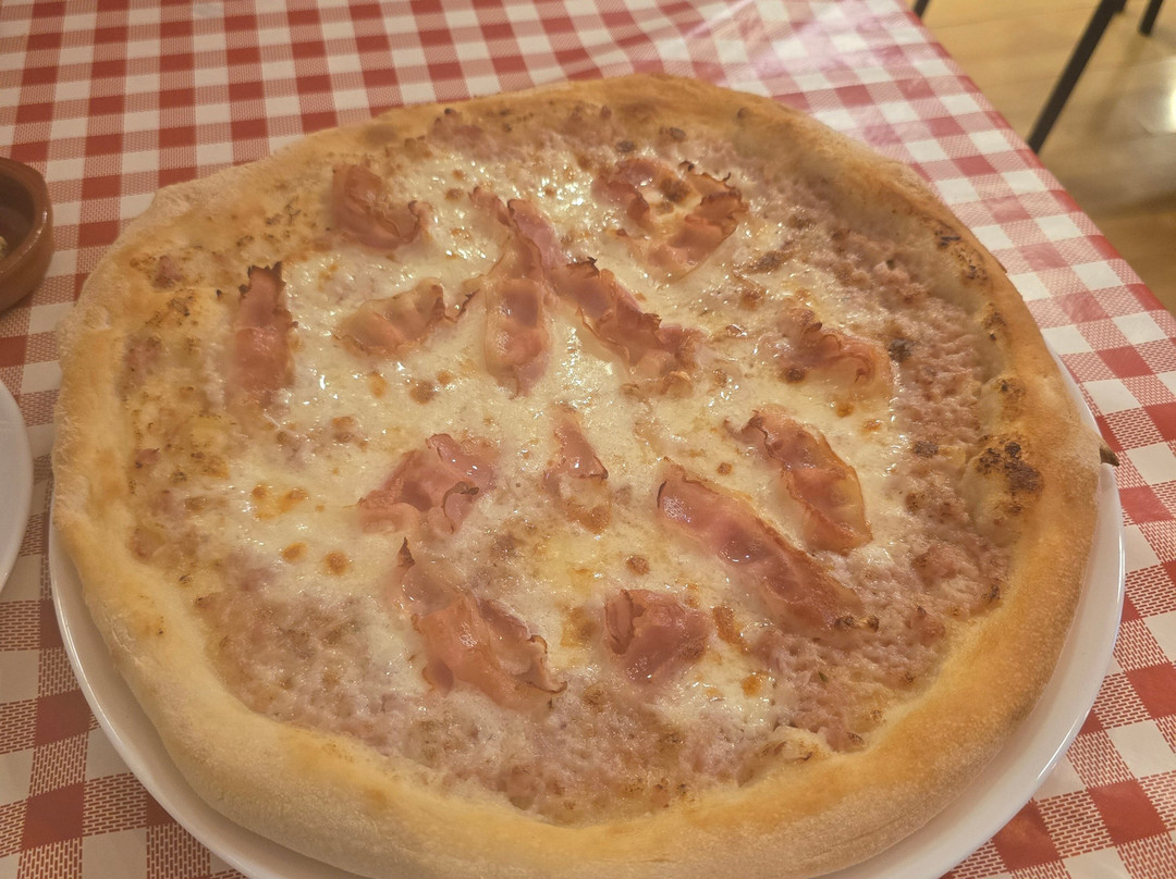 Rose's Pizza