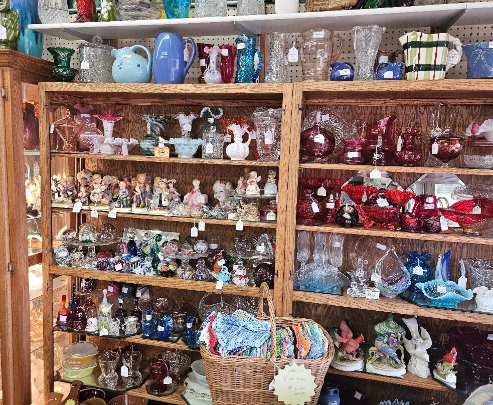 Yoder's Lamps Antiques & Collectibles-Arthur必去景点