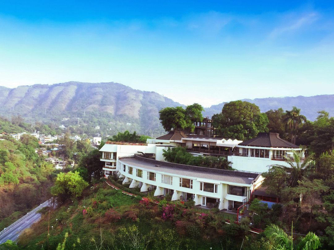 公爵度假酒店主图