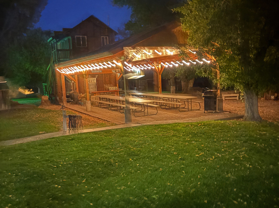 Moore's Old Pine Inn主图