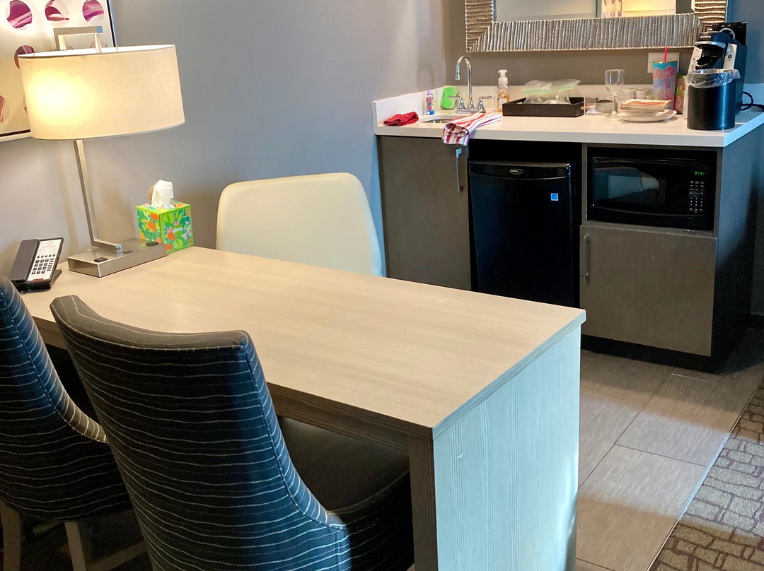 Embassy Suites by Hilton Charlotte Uptown主图