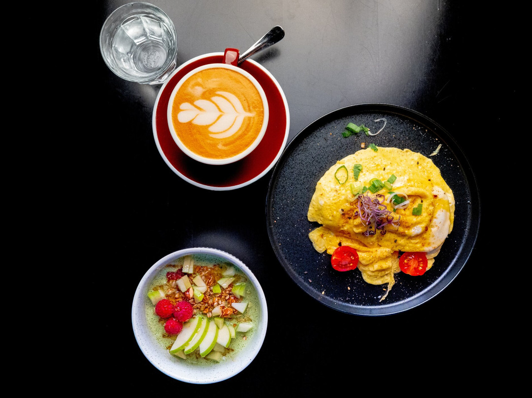 ROKKA Café & Bar