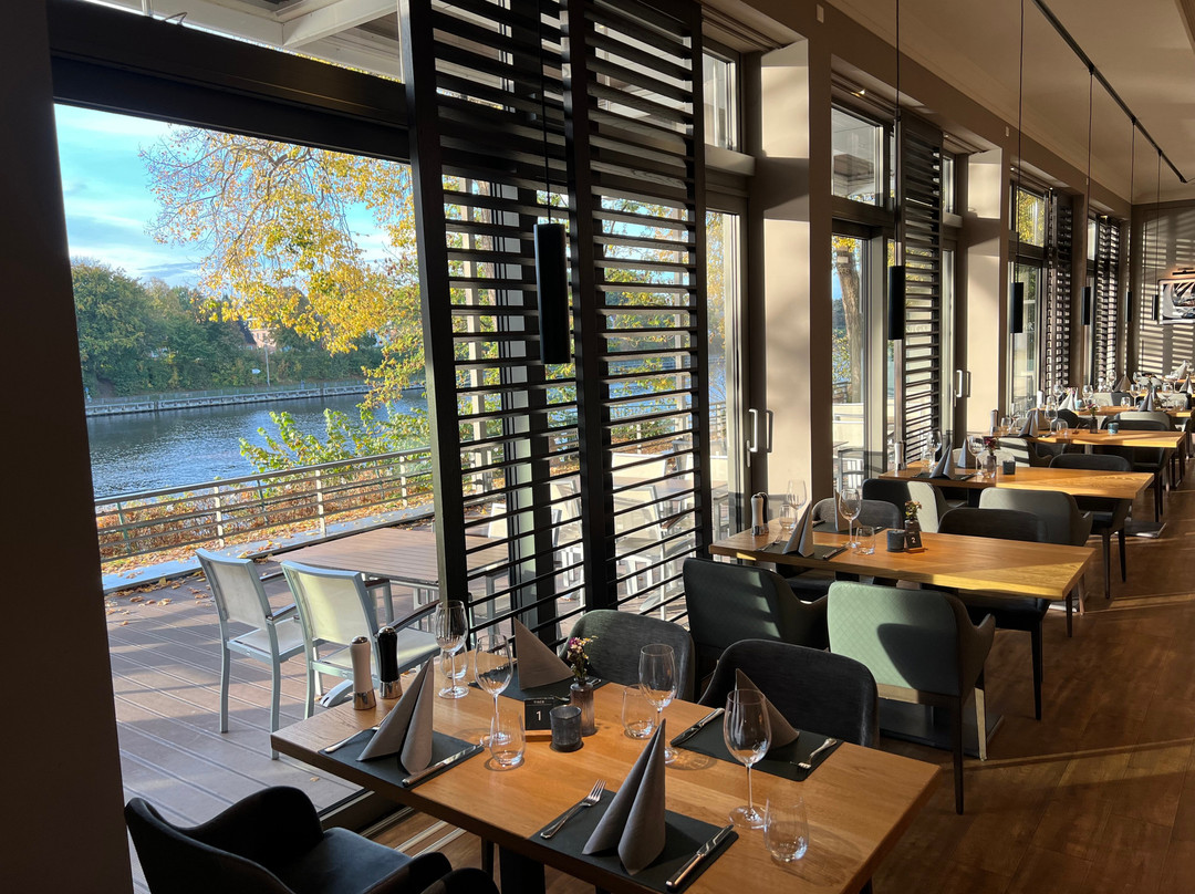 康弗特花园酒店主图