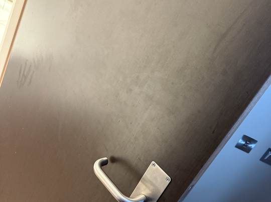 北卡迪夫普瑞米尔酒店主图