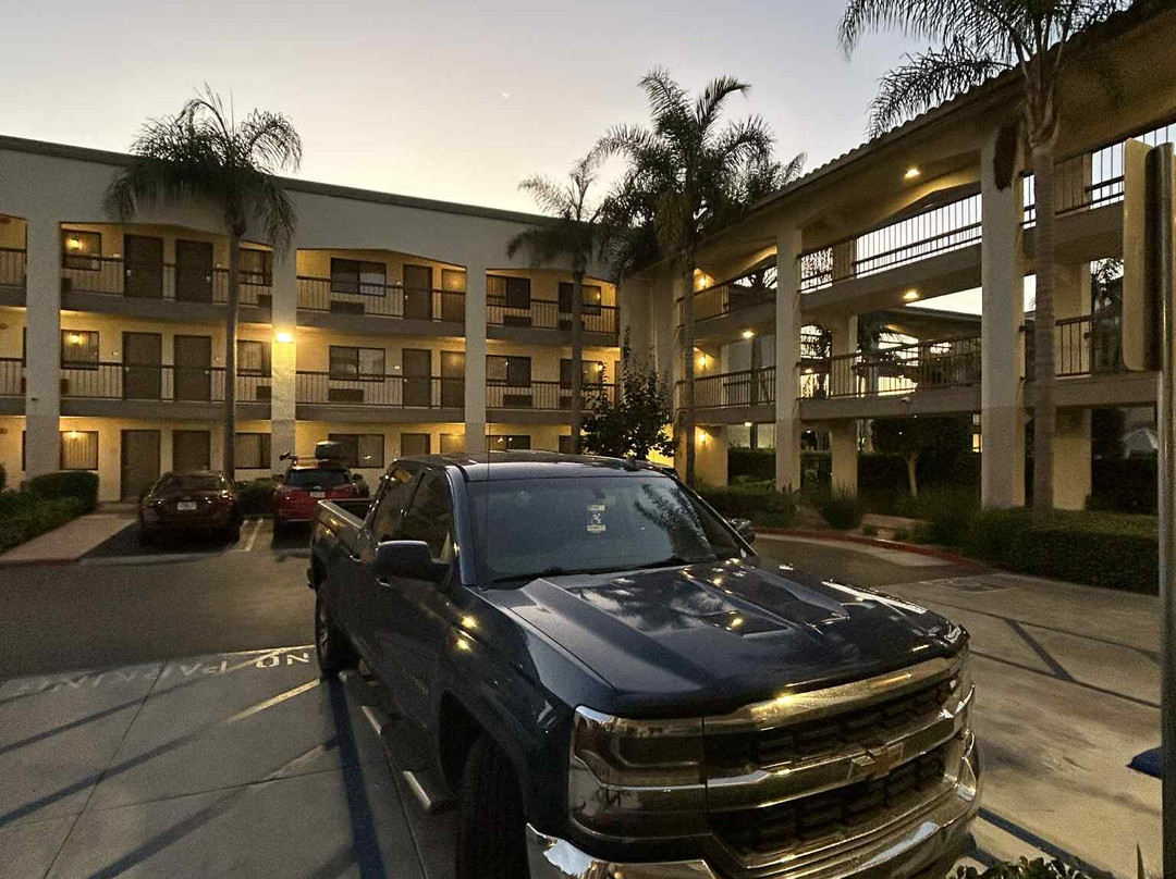 贝斯特韦斯特橙县机场北酒店主图