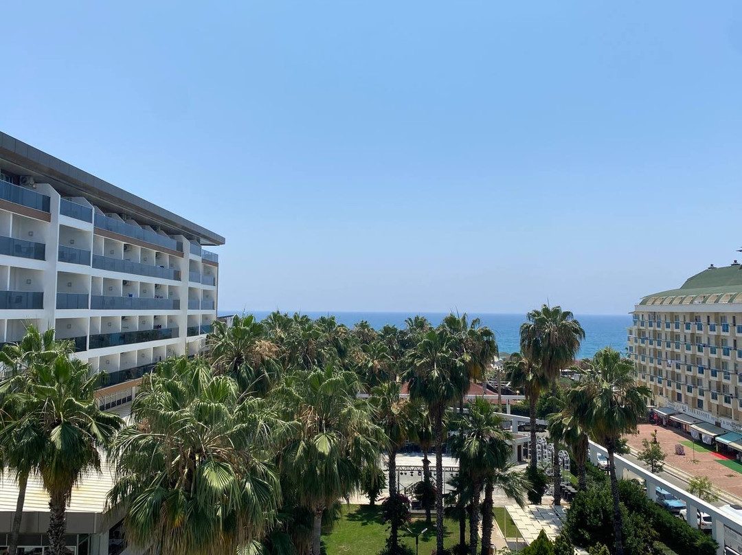 Royal Garden Beach Hotel主图