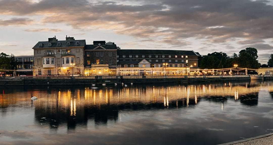 贝德福德天鹅宾馆酒店