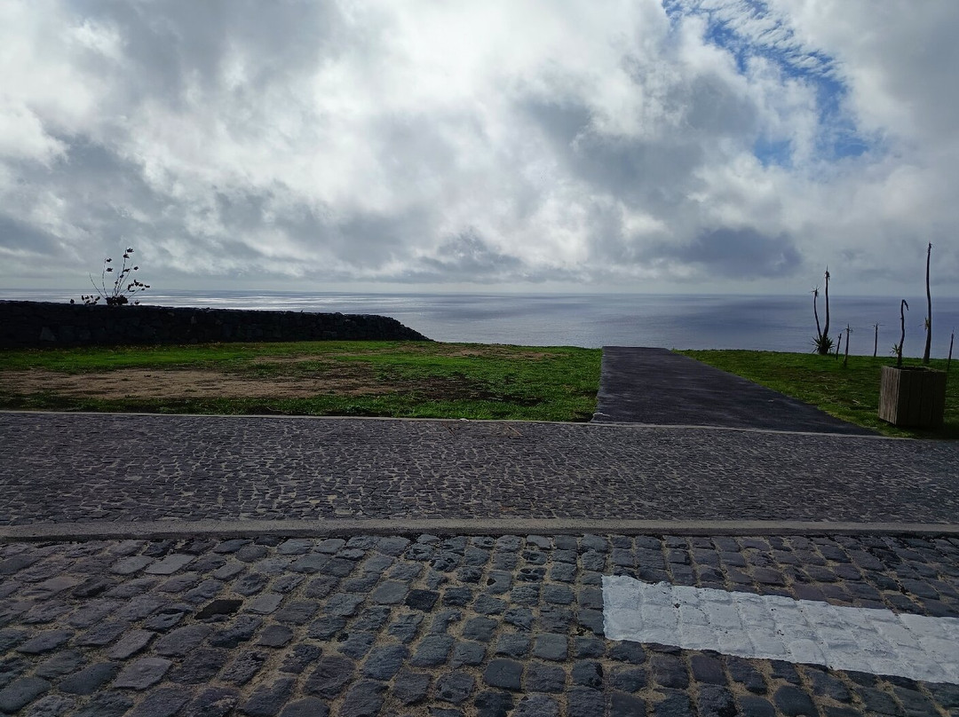 Miradouro da Ilha Sabrina-Ginetes必去景点