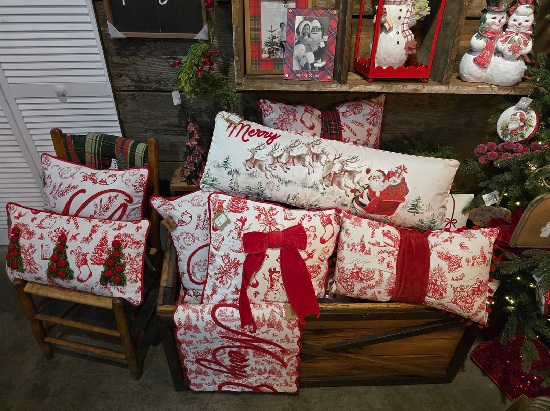 Pittsfield旅游景点-The Henny Penny LLC