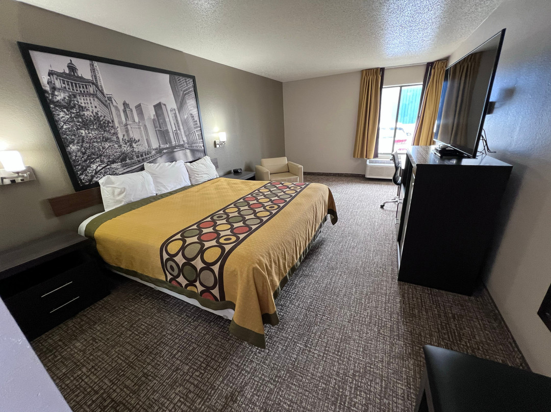 Super 8 by Wyndham Marshall主图