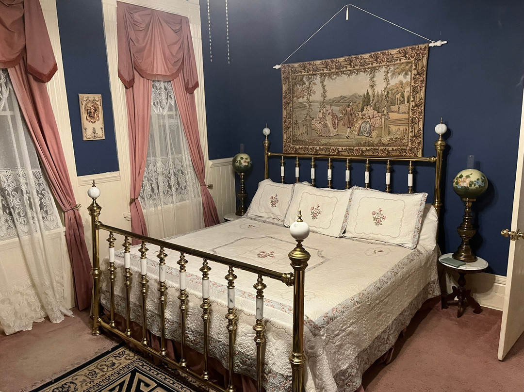 Falcon Rest Mansion & Gardens-McMinnville必去景点