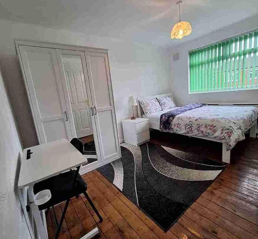 Liverpool Rooms Near City & Stadiums