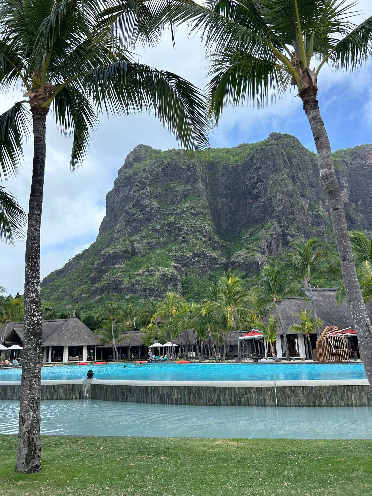 迪娜罗宾酒店高尔夫及水疗中心-泳池