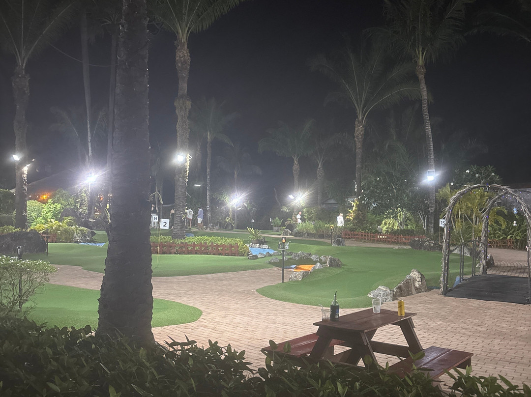 Phuket Adventure Mini Golf and Off Course Restaurant & Bar-班淘海滩必去景点