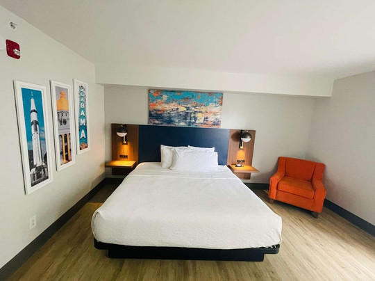 La Quinta Inn & Suites by Wyndham Birmingham Homewood主图