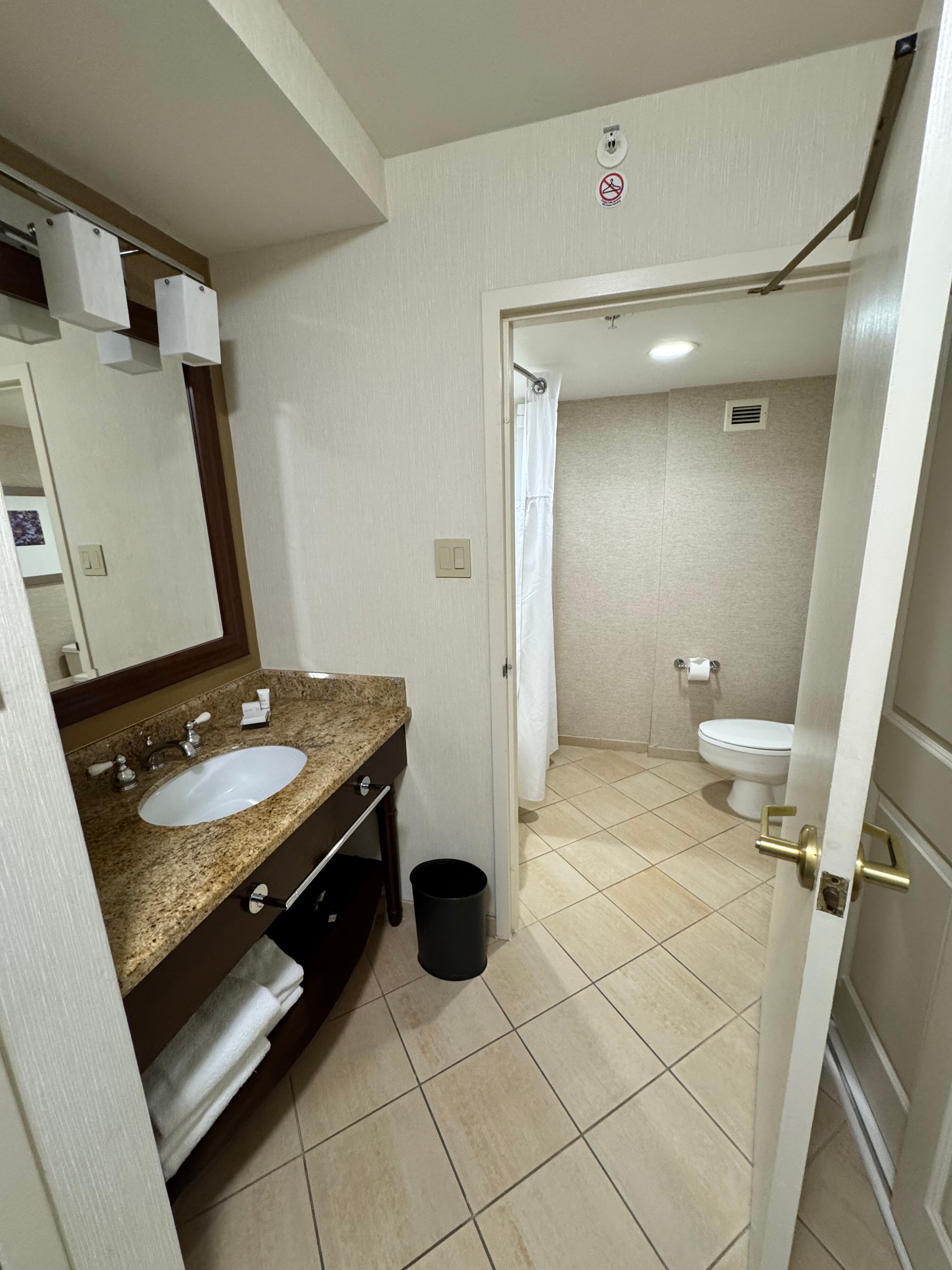 圣迭戈拉荷亚万豪酒店-客卧