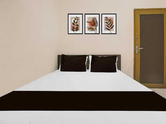 Hotel O Makassar Near RS Grestelina Formerly Wisma Makassar