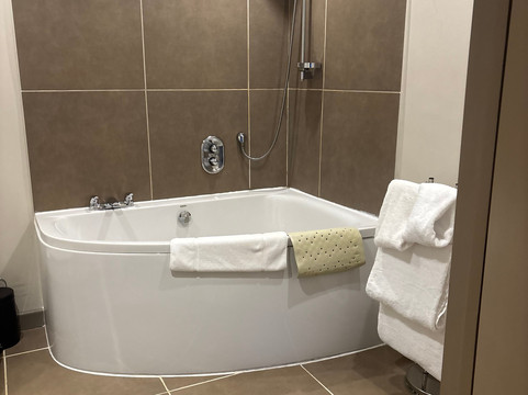 半路大桥酒店主图