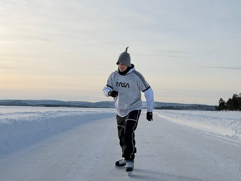 Inari Lake Skating-伊瓦洛必去景点