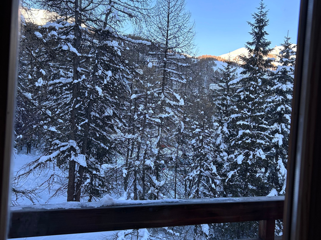 Hôtel - Bar - Restaurant Les Escondus主图