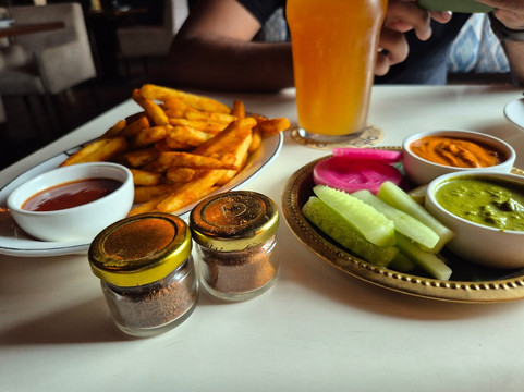 Hylo Kala Ghoda主图