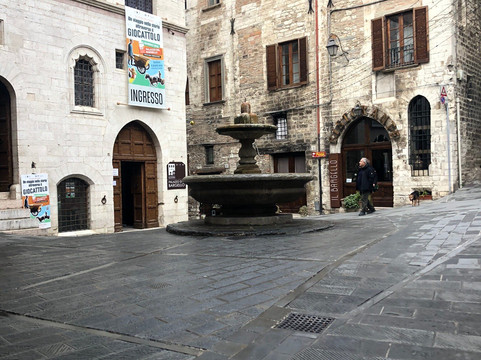 Fontana del Bargello-古比奥必去景点