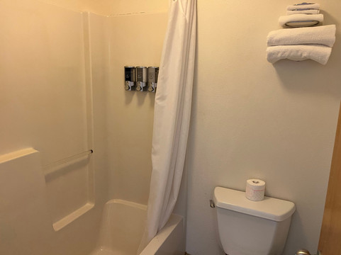 50,000 Silver Dollar Bar-Haugan必去景点