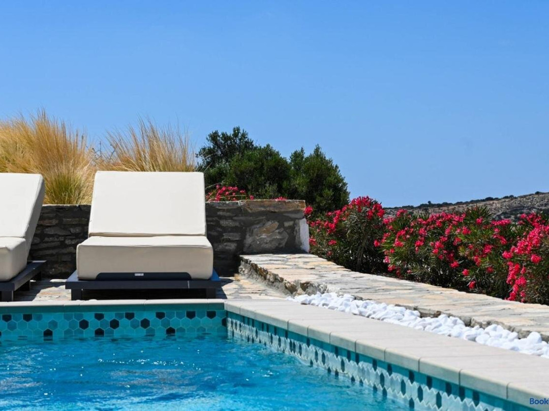 Schinoza luxury suites