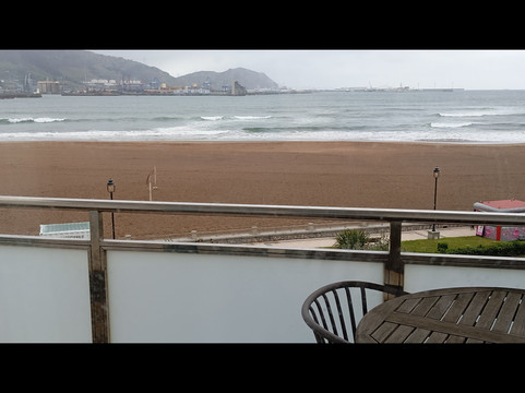 多摩升佩蒂特宫酒店主图