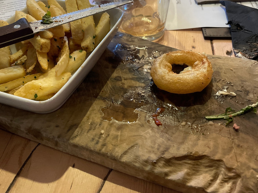 查尔斯巴瑟斯特旅店主图