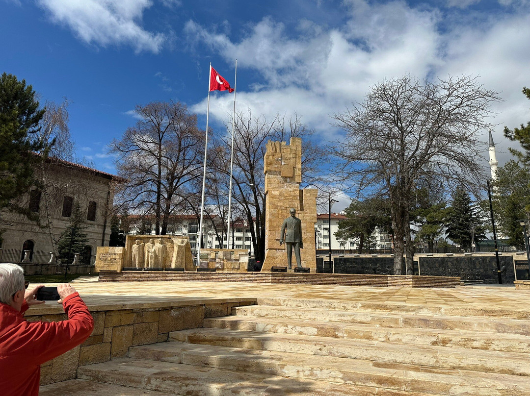 Mustafa Kemal Ataturk Aniti-Sivas必去景点