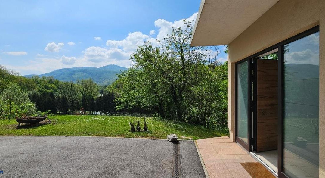 Apartments Dvor by the Krka river