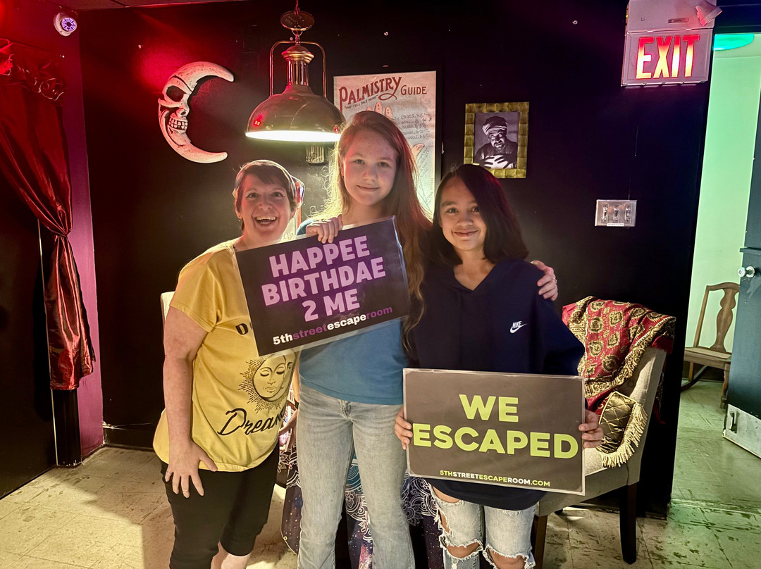 5th Street Escape Room-沙勒罗伊必去景点