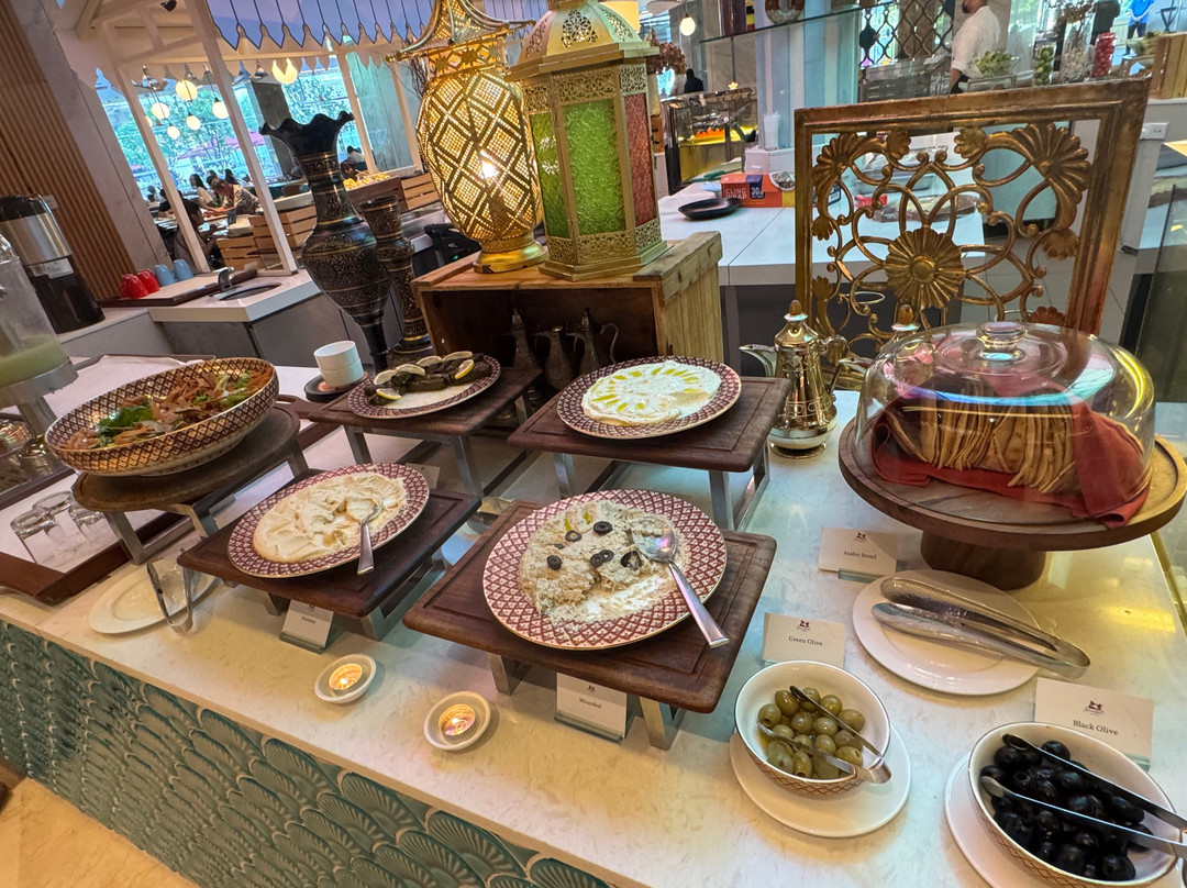 双威金字塔酒店主图