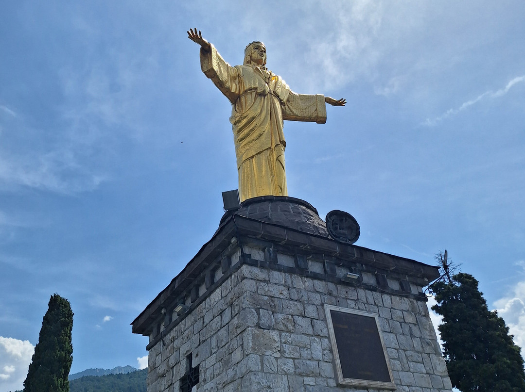 Monumento a Cristo Re e Santuario della Maddalena-Bienno必去景点