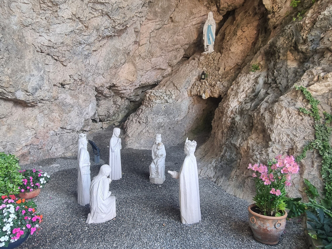 Eremo di Santa Caterina del Sasso-Leggiuno必去景点