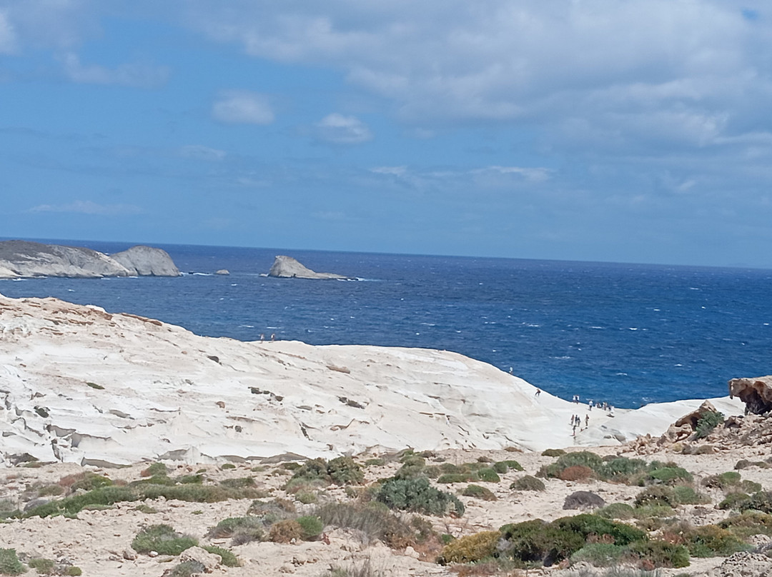 Sarakiniko Beach-米洛斯岛必去景点