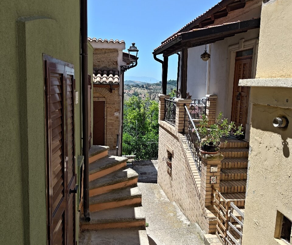 Borgo Antico di Mutignano-Pineto必去景点