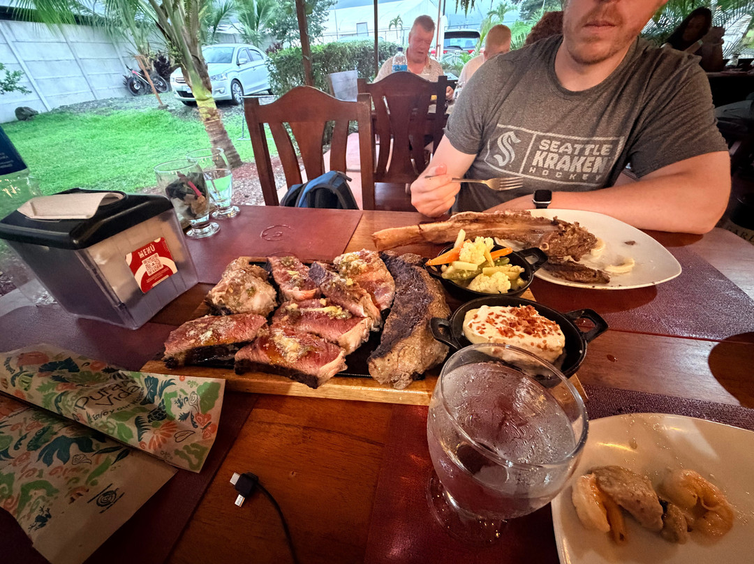 MARY´S BBQ - La Fortuna Lounge & Grill