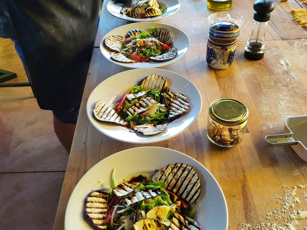 EatIstria Cooking Classes & Wine Tours-普拉必去景点