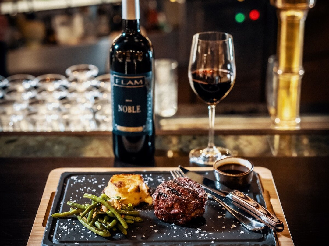 W Restaurant & Whiskey Bar